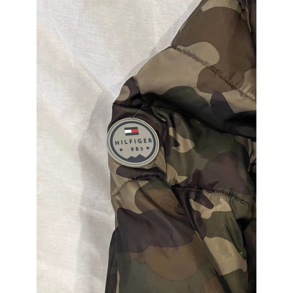 Tommy Hilfiger Camo Puffer Jacket - Picture 5 of 5